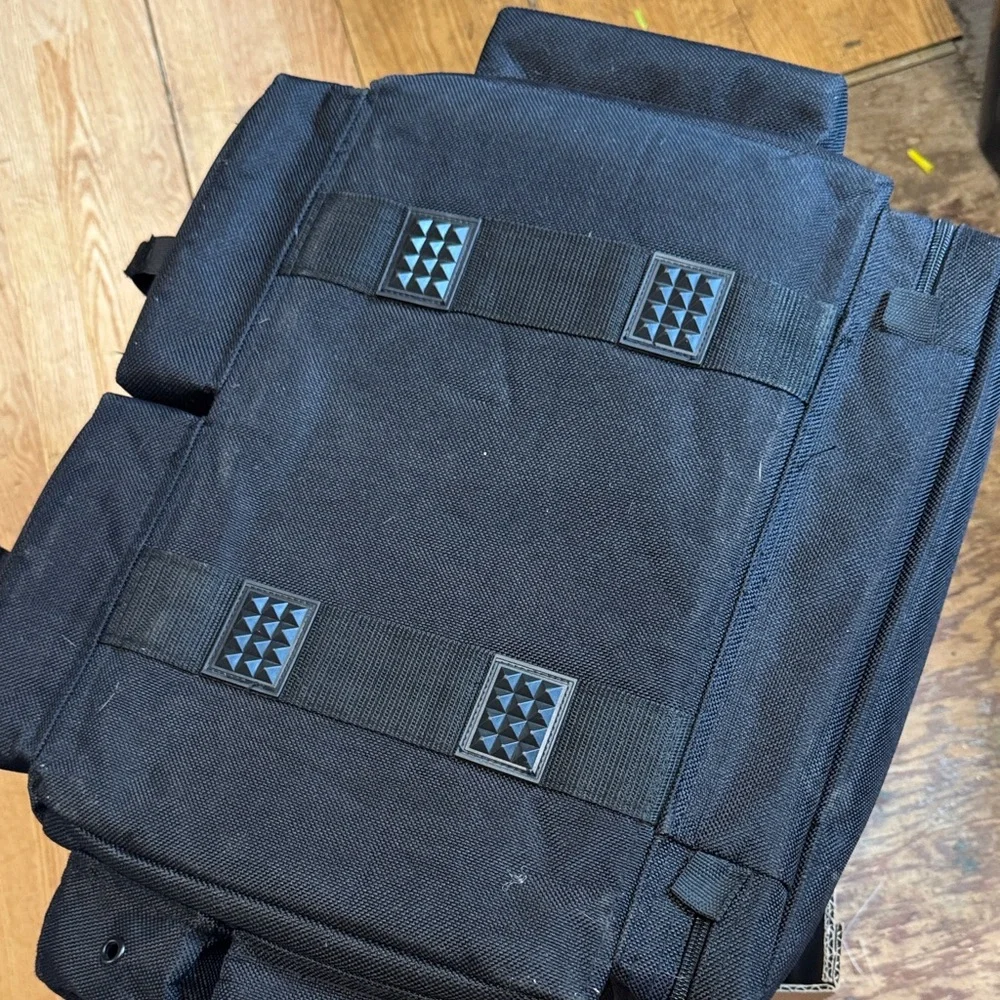 Black Storage duffle Gun Bag very spacious and a lots of space for everything